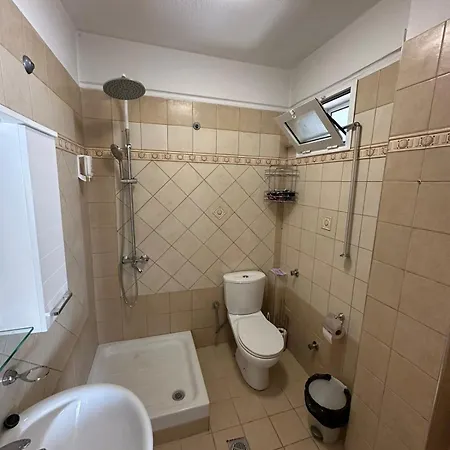 Azura Apartment Ofrínion
